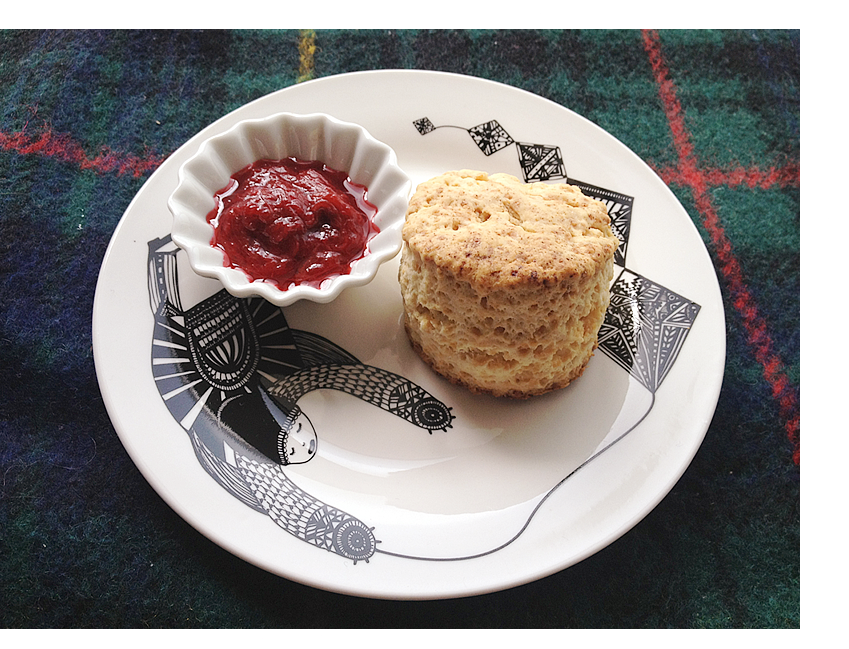 スコーン＆ルバーブジャム